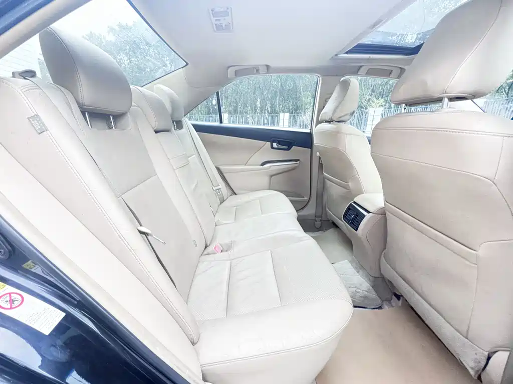 Toyota Camry 2013 — фото 12