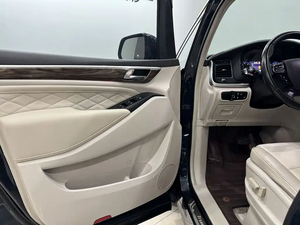 GAC Motor Trumpchi M8 2018 — фото 5