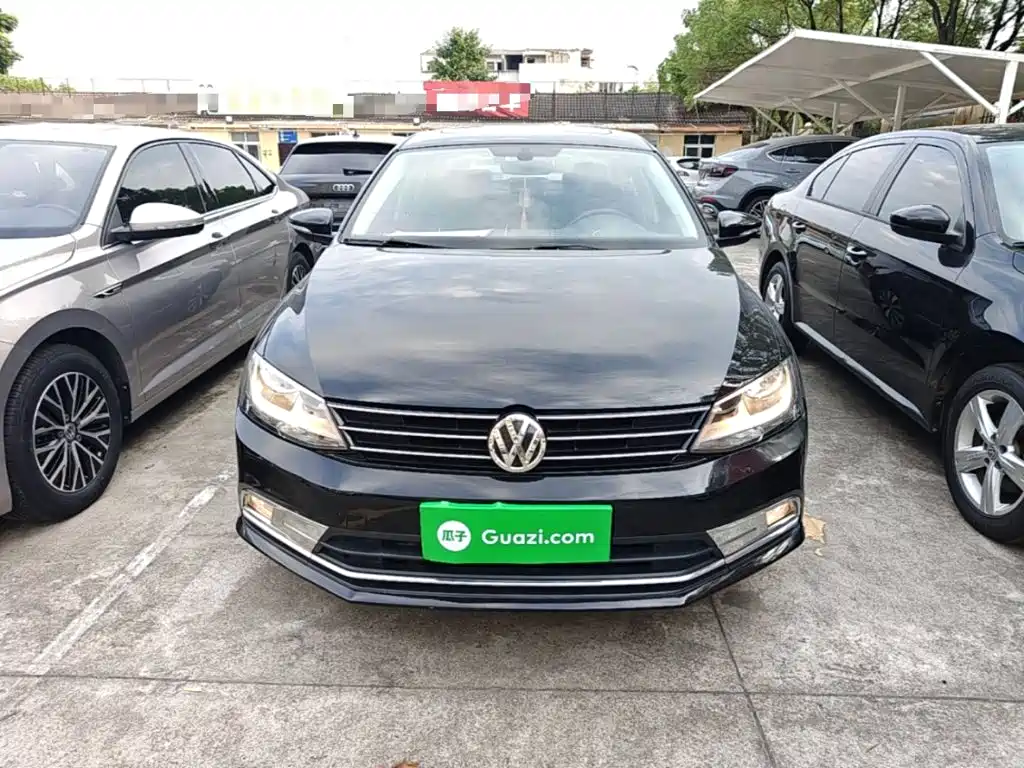 Volkswagen Sagitar 2018