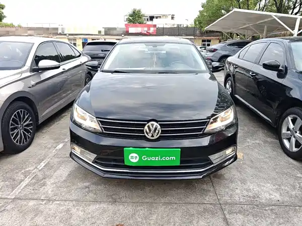 Volkswagen Sagitar 2018