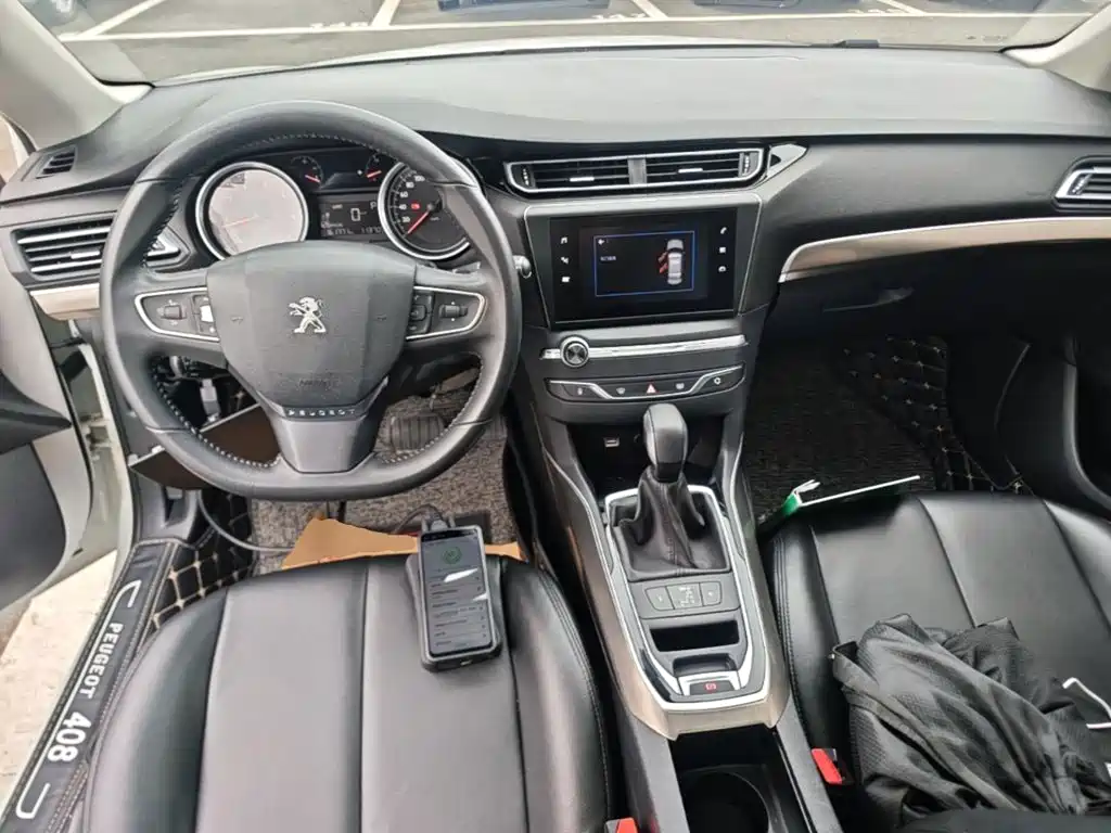 Peugeot 408 2018 — фото 10