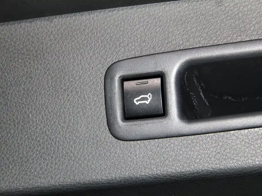 Toyota Granvia — фото 19