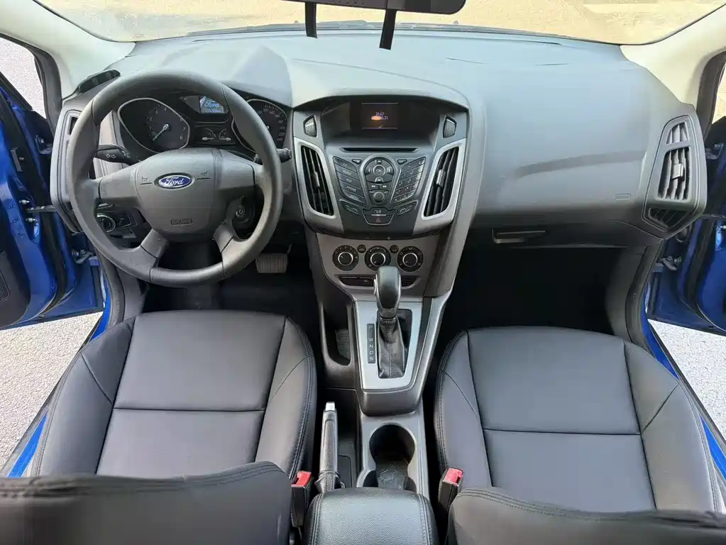 Ford Focus 2013 — фото 14