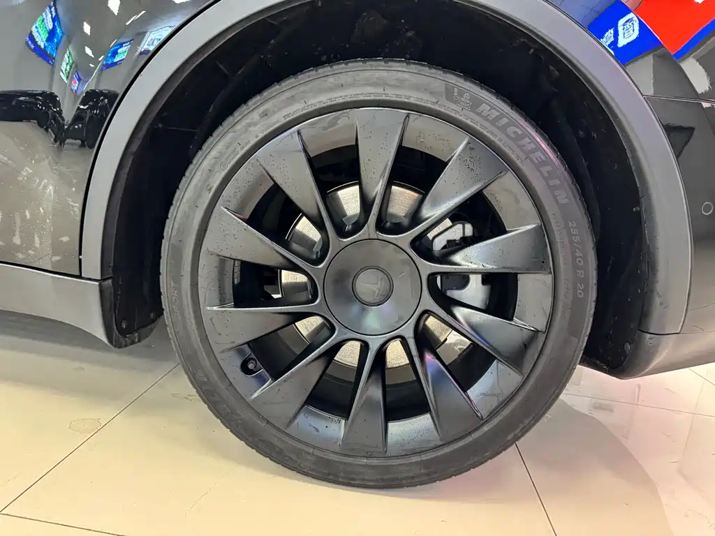 Tesla Model Y 2021 — фото 10