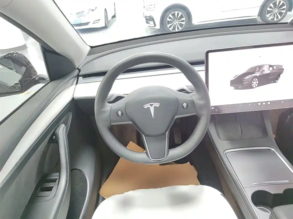 Tesla Model Y 2022 — фото 11