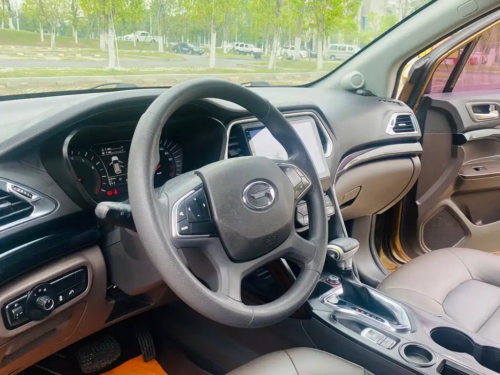 GAC Trumpchi GS4 2017 — фото 9
