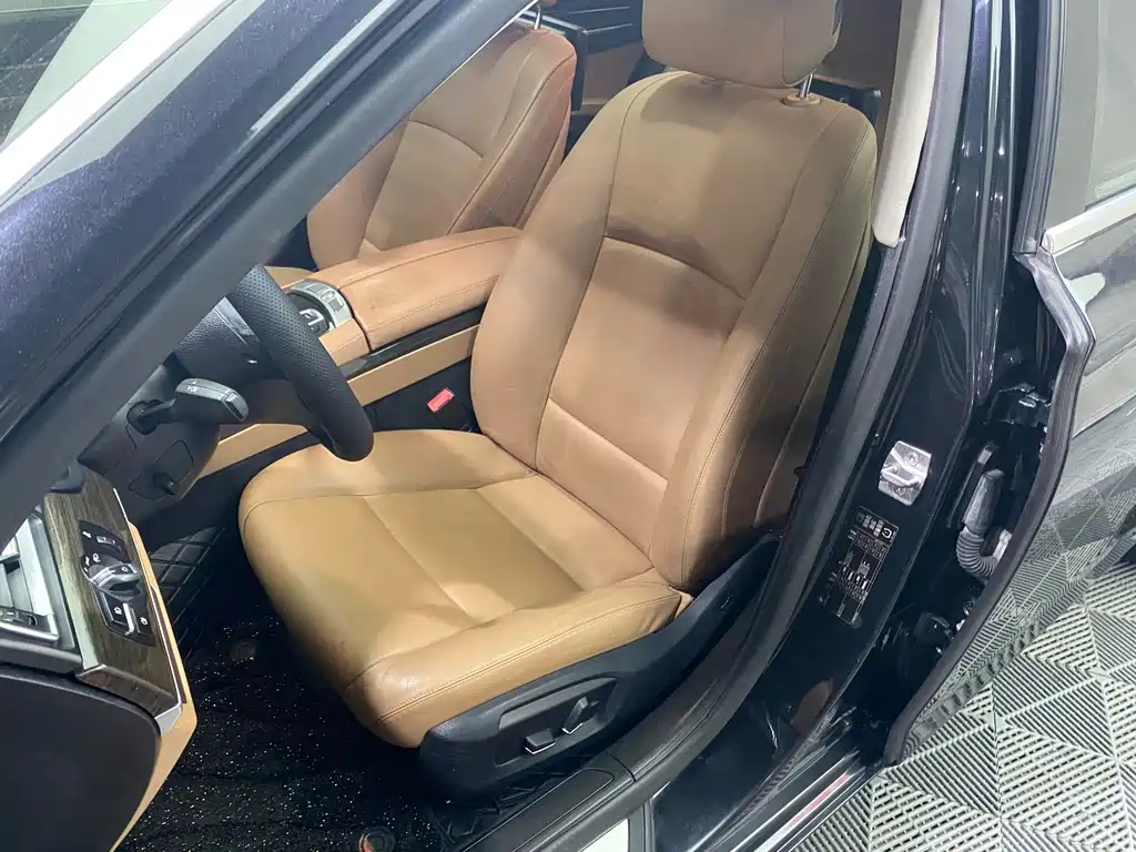 BMW 7 Series 2014 — фото 10