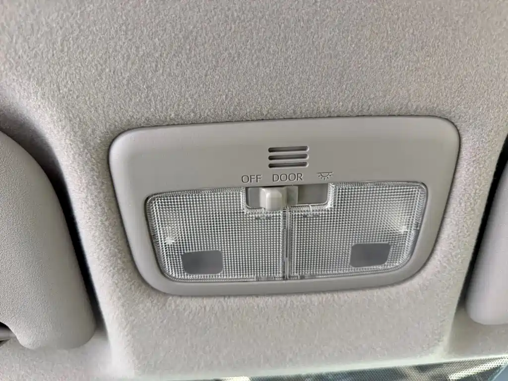 Toyota Yaris L 2022 — фото 13