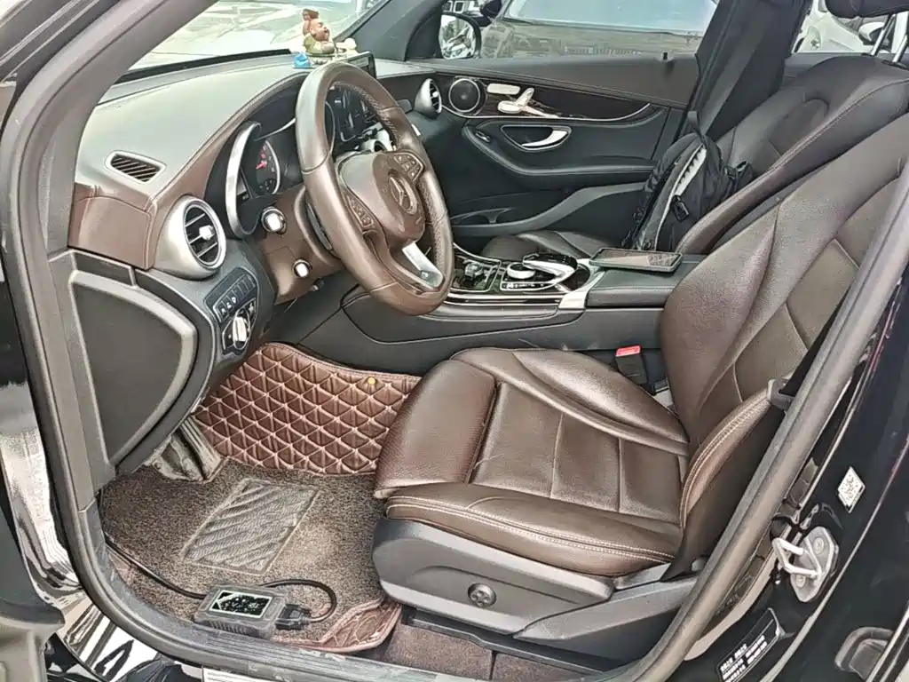 Mercedes-Benz GLC 2018 — фото 11