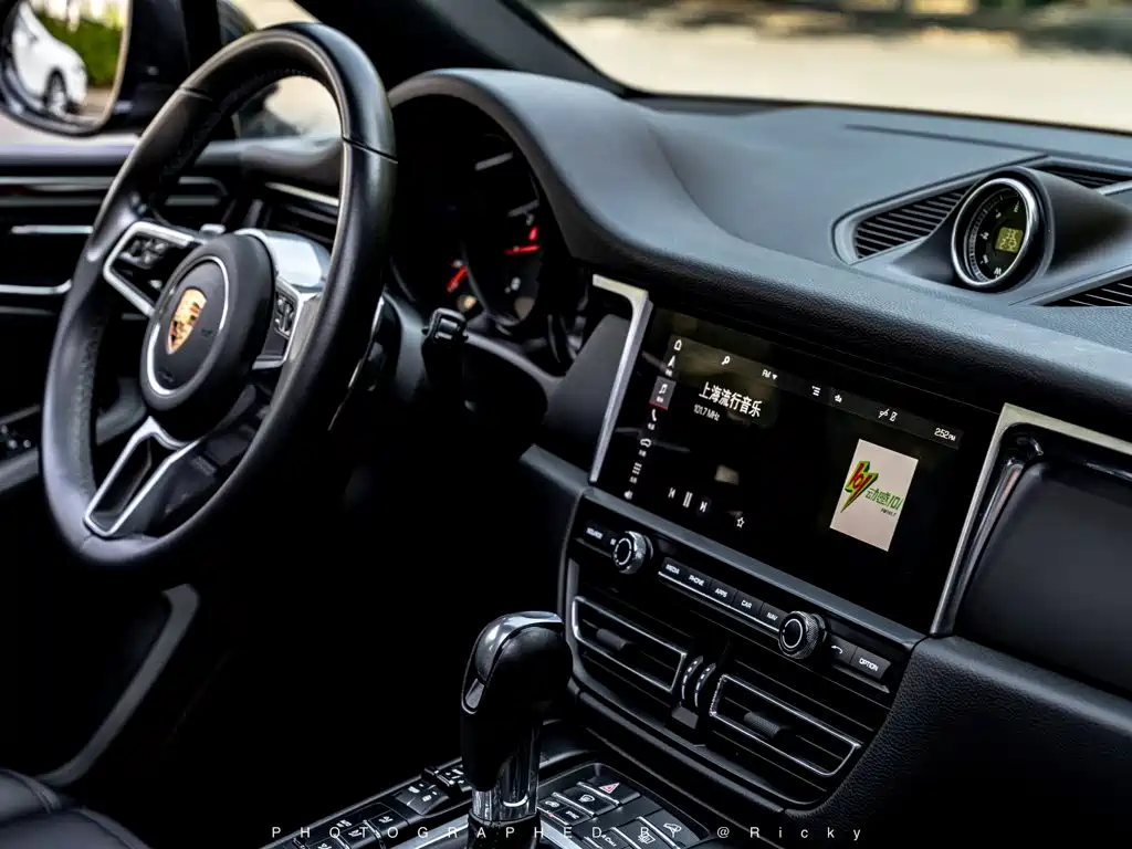 Porsche Macan 2020 — фото 6