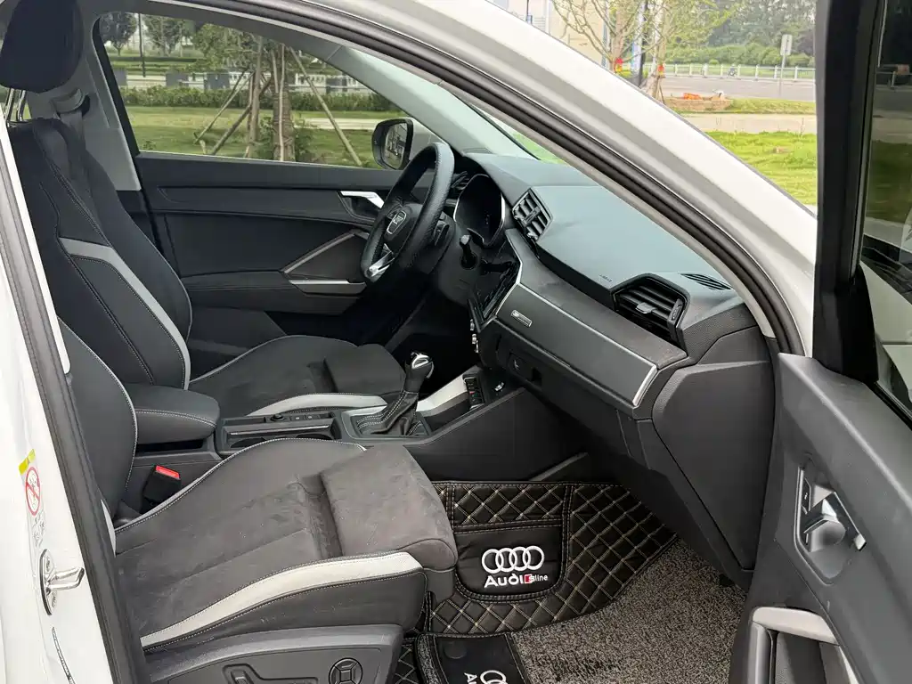 Audi Q3 2023 — фото 27