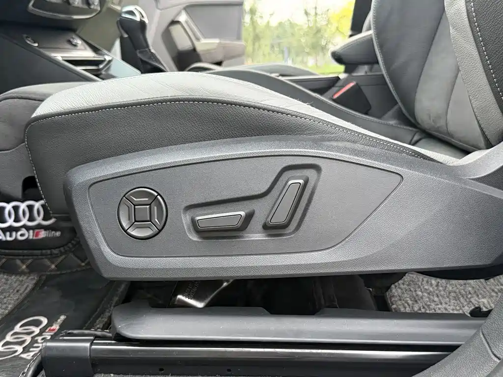 Audi Q3 2023 — фото 30