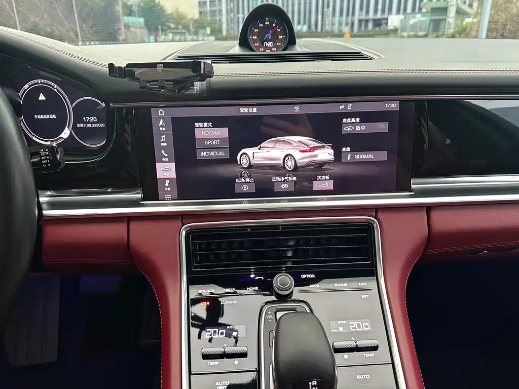 Porsche Panamera 2019 — фото 10