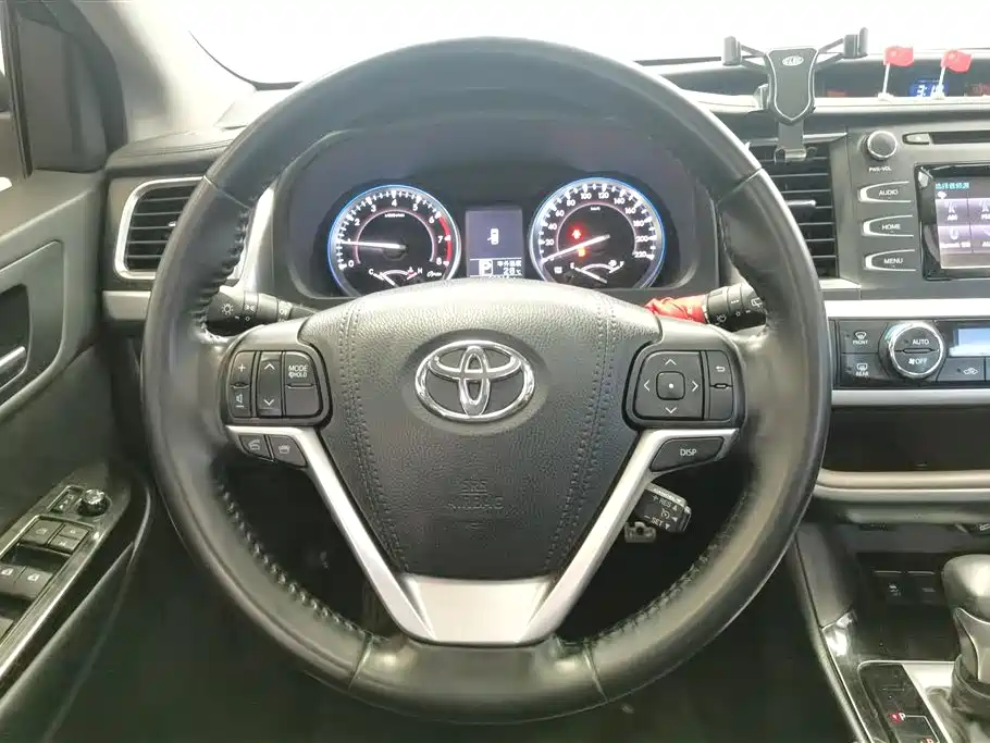 Toyota Highlander 2018 — фото 15