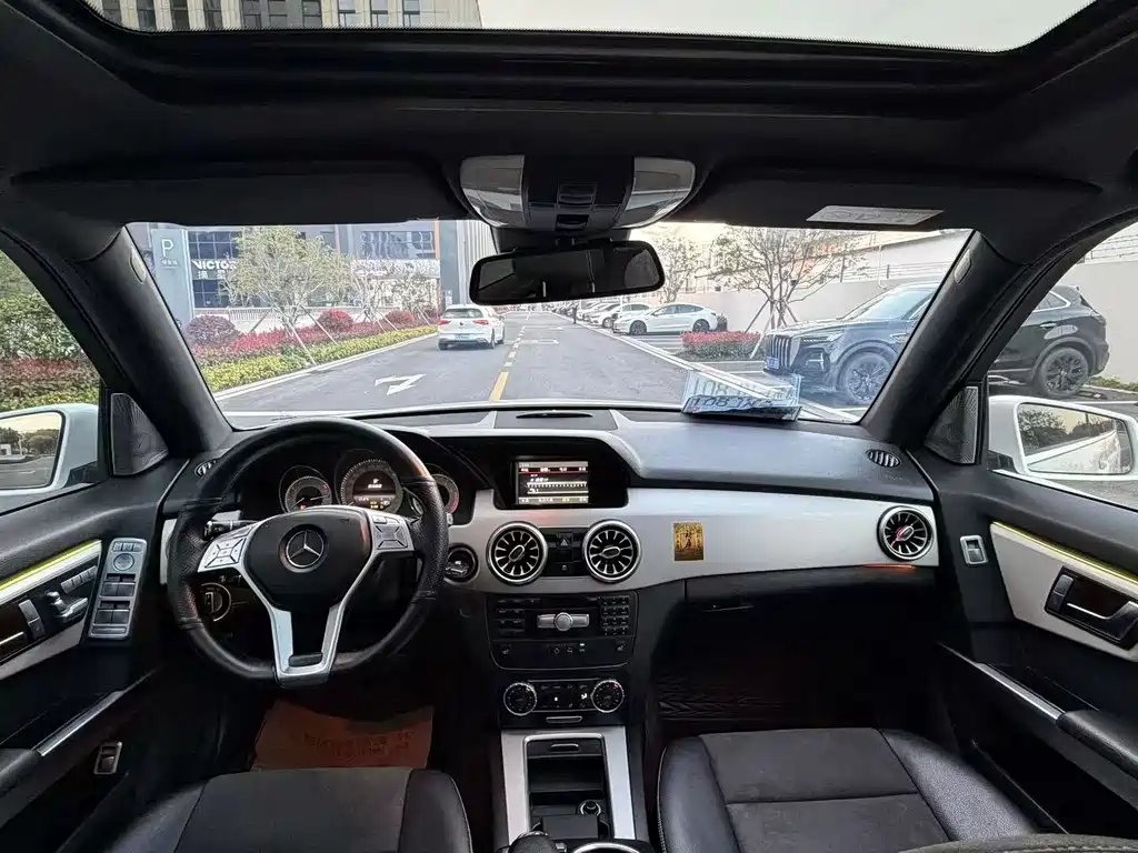 Mercedes-Benz GLC 2017 — фото 18