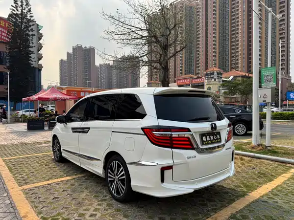 Honda Elysion 2016