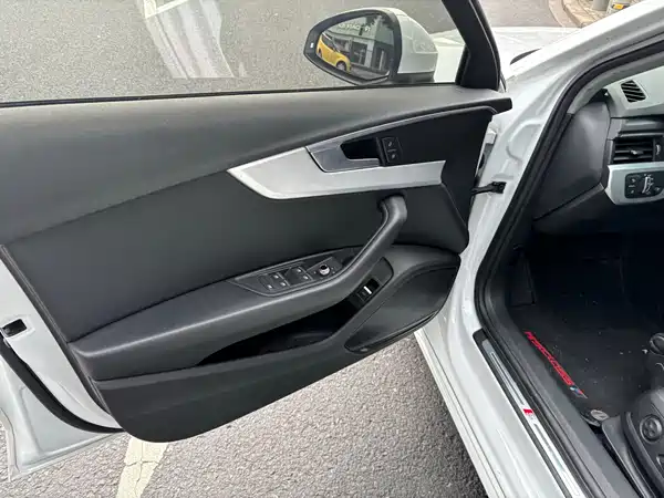 Audi A4L 2023