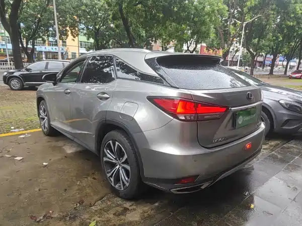 Lexus RX 2022