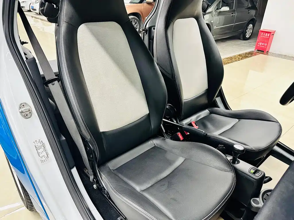 smart Fortwo 2013 — фото 20