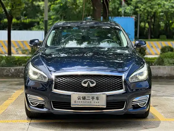 Infiniti Q70 2017