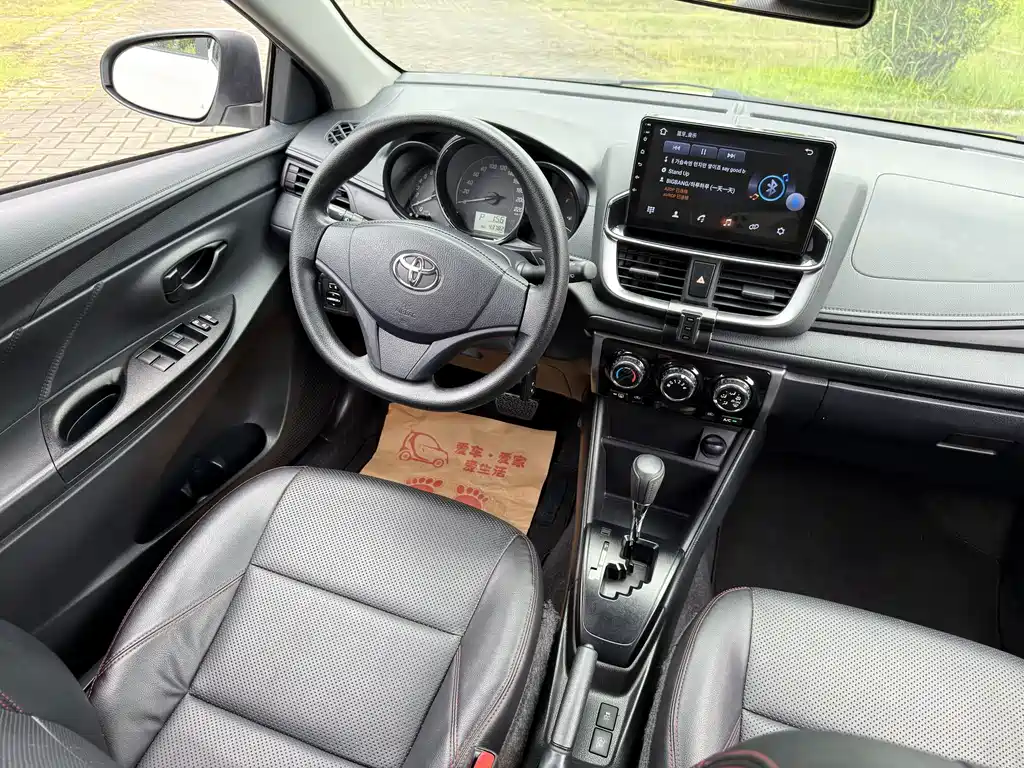 Toyota Yaris L 2020 — фото 11