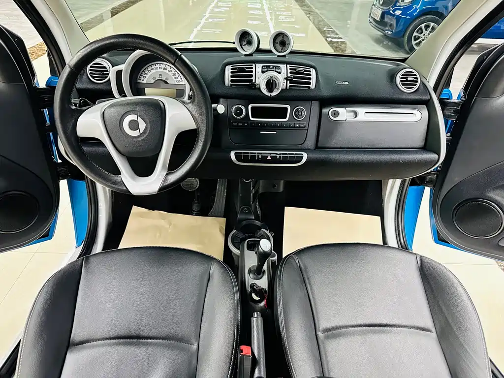 smart Fortwo 2013 — фото 26
