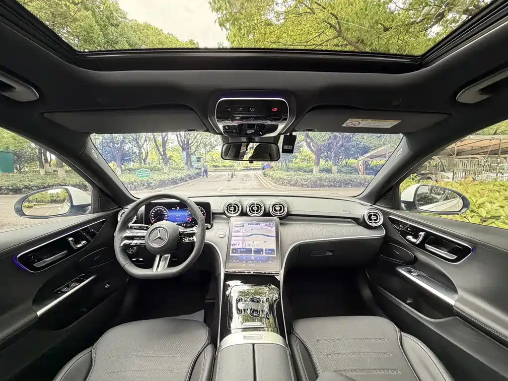 Mercedes-Benz C-Class 2024 — фото 15