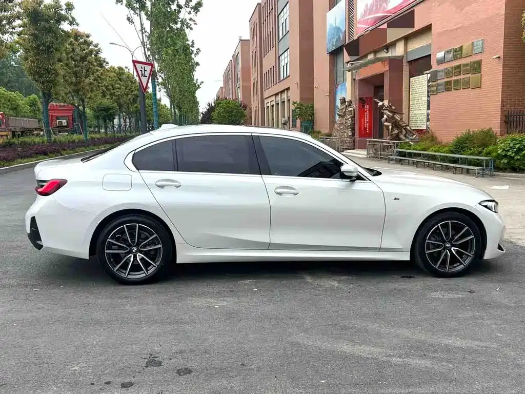 BMW 3 Series 2023