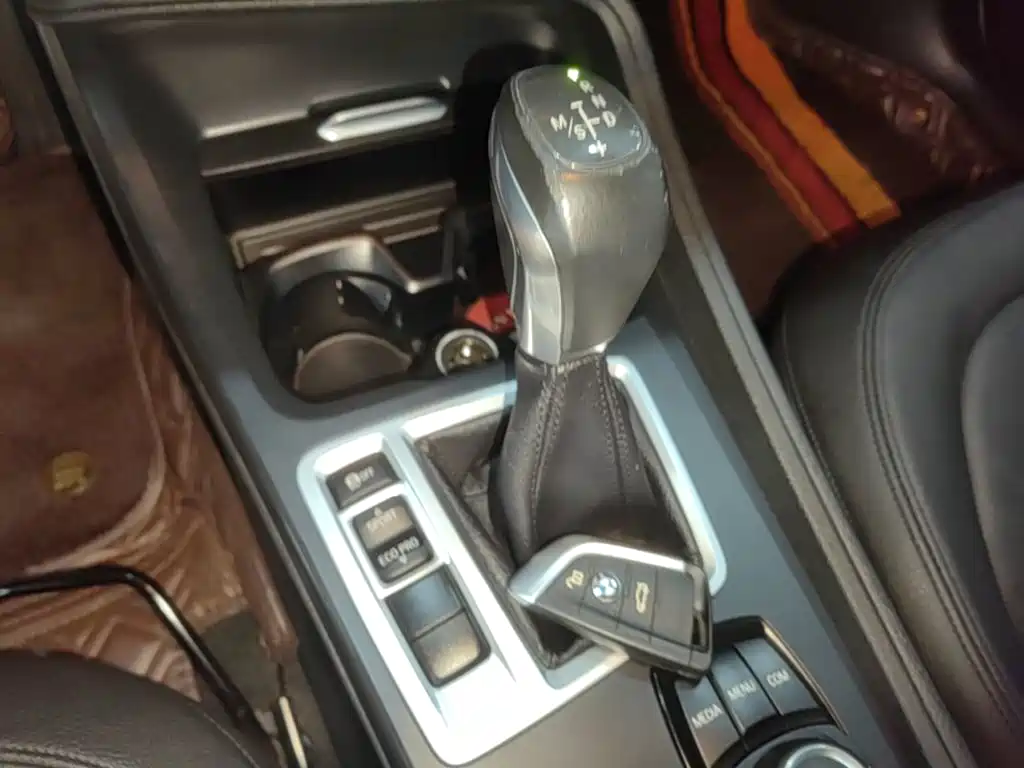 BMW 1 Series 2018 — фото 14