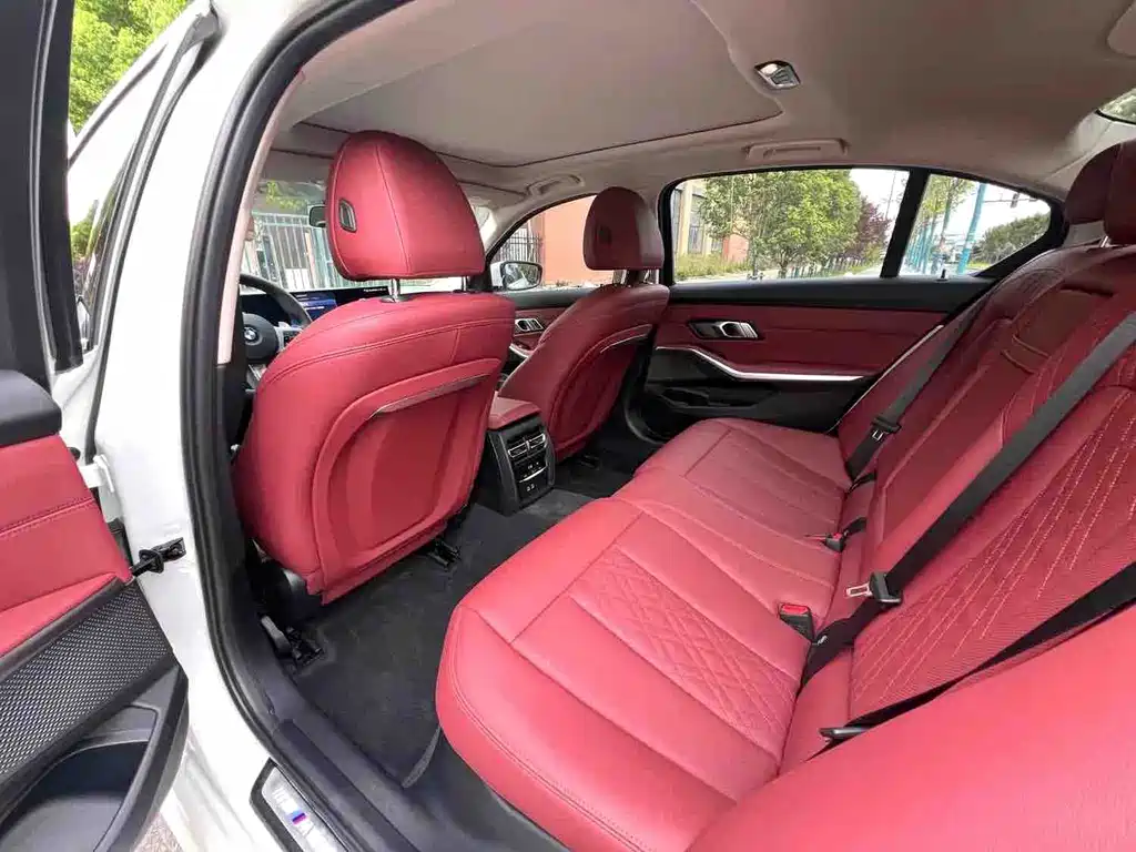 BMW 3 Series 2023 — фото 10