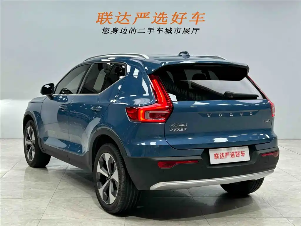 Volvo XC40 2023 — фото 24