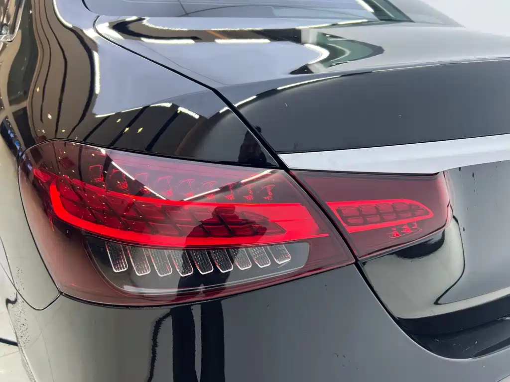 Mercedes-Benz E-Class 2022