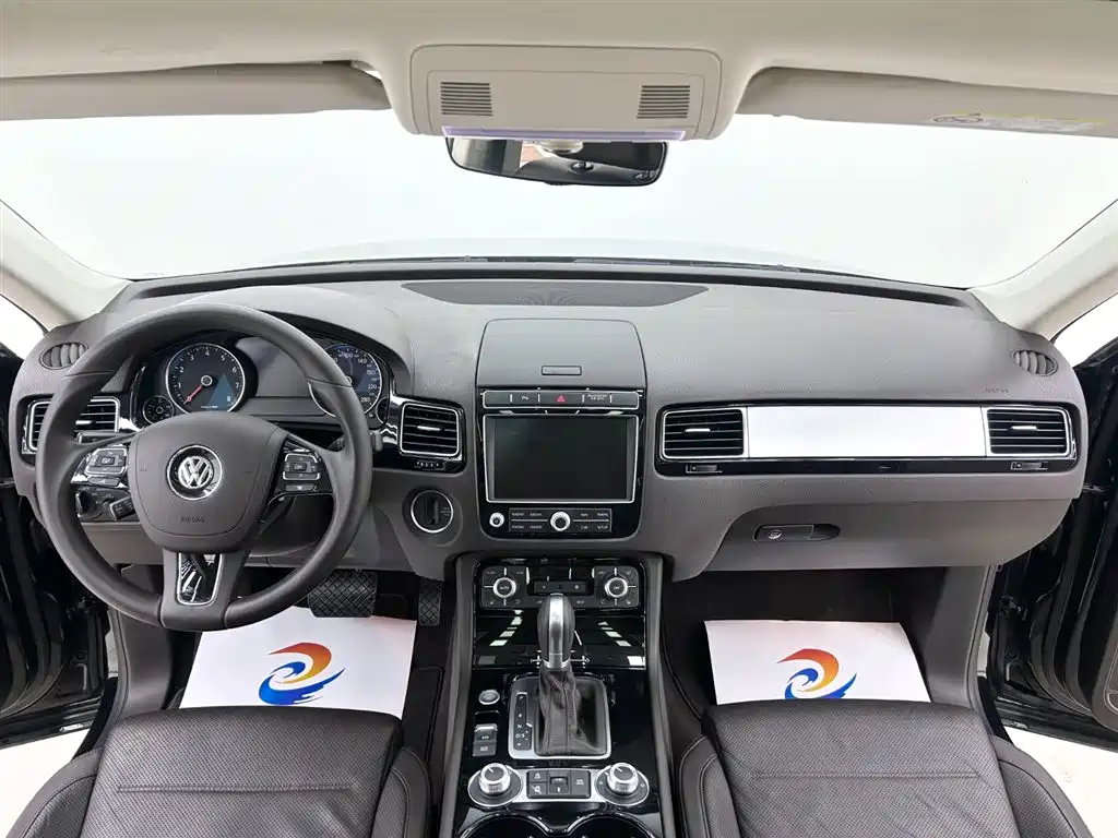 Volkswagen Touareg 2018 — фото 12