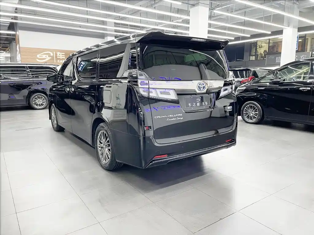 Toyota Vellfire 2022 — фото 4