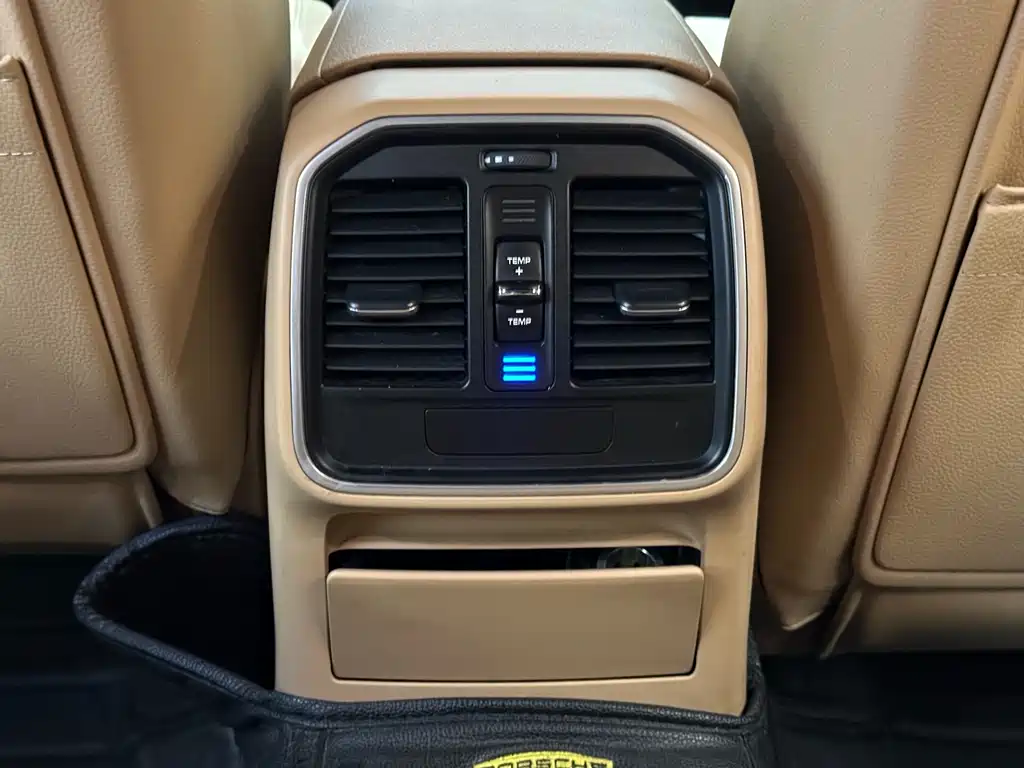 Porsche Macan 2017 — фото 21