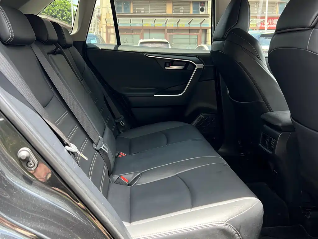 Toyota Wildlander 2023 — фото 10