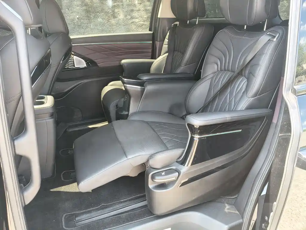 GAC Trumpchi M8 2025 — фото 8