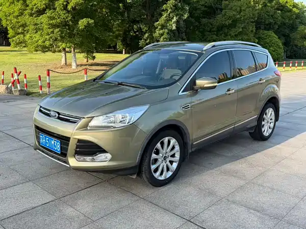 Ford Kuga 2015
