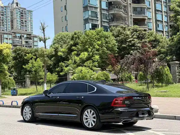 Volvo S90 2020