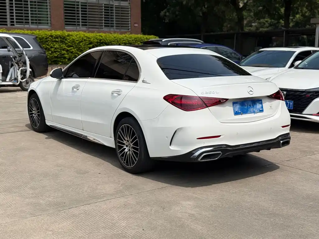 Mercedes-Benz C-Class 2023 — фото 3