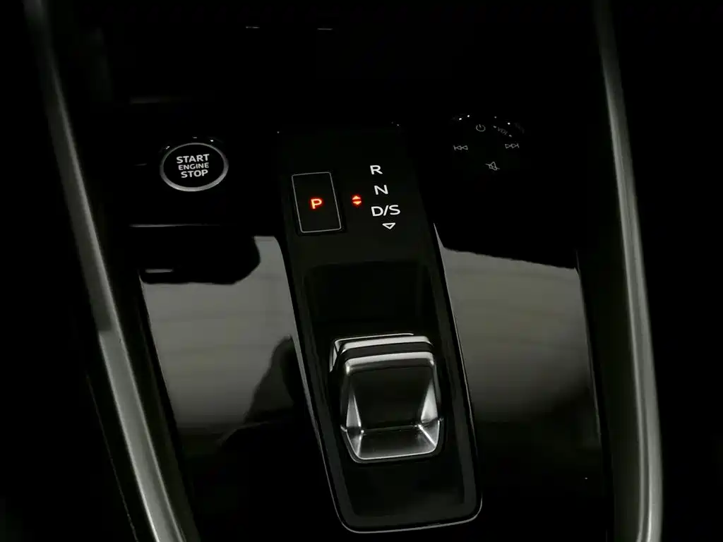 Audi A3 2024 — фото 13