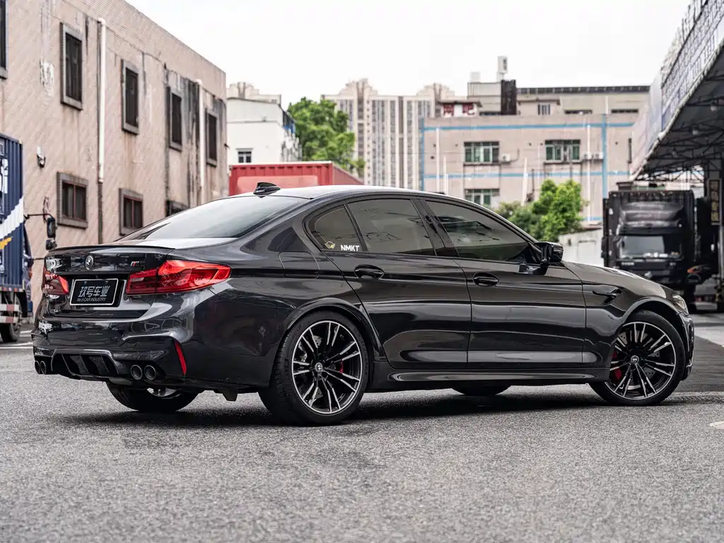 BMW M5 2019 — фото 3