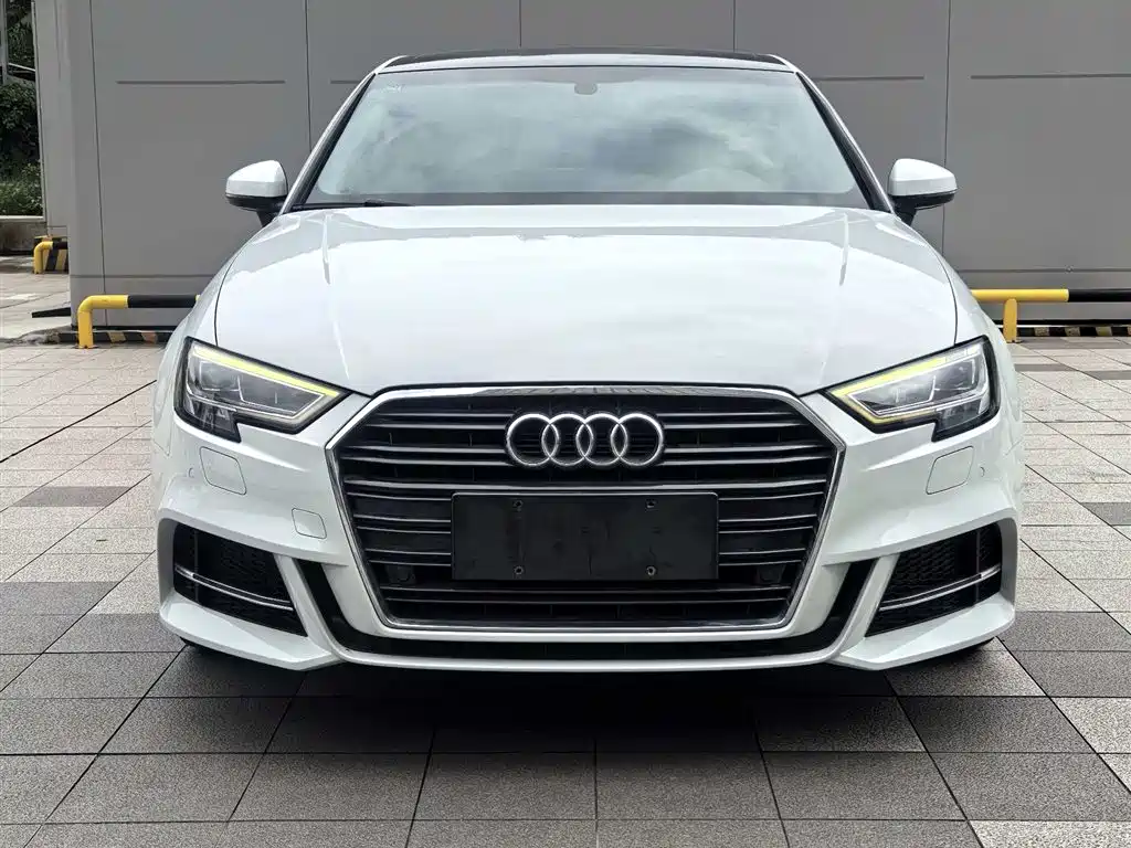 Audi A3 2019 — фото 2