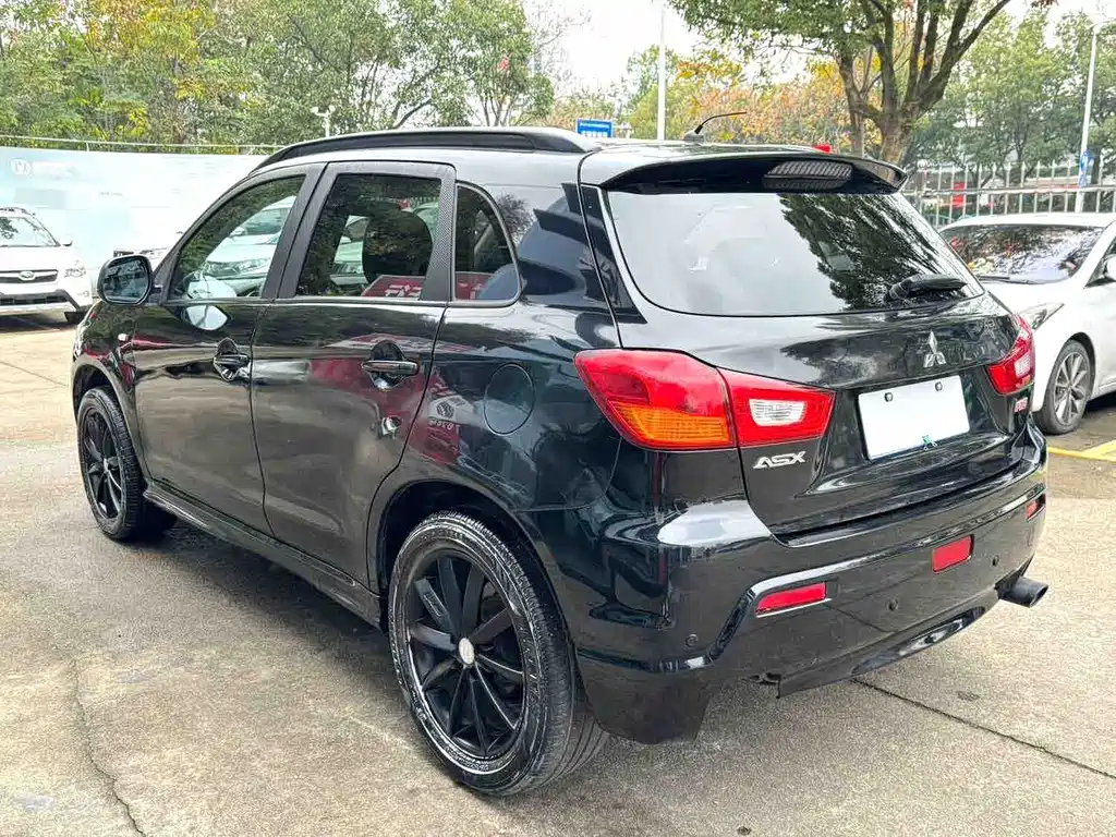 Mitsubishi ASX 2011