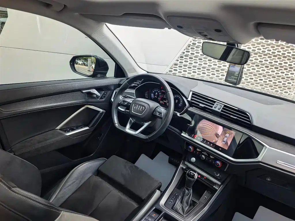 Audi Q3 2020 — фото 17