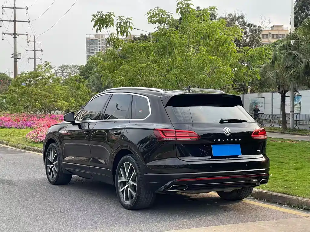 Volkswagen Touareg 2019 — фото 16