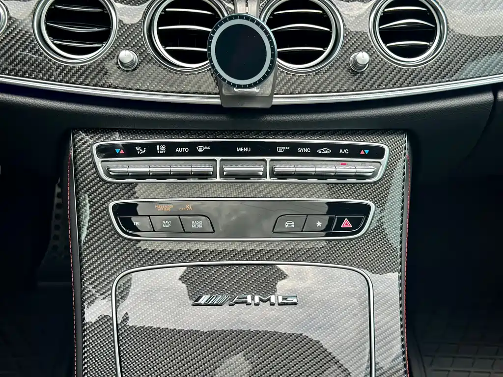 Mercedes-Benz E-Class AMG 2022 — фото 12