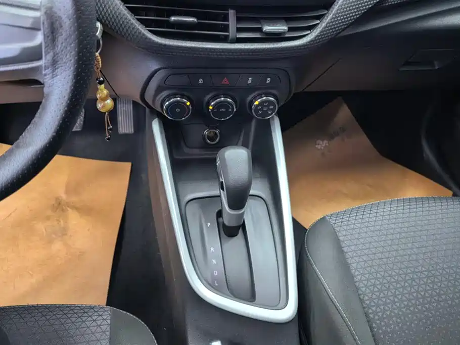 Chevrolet Cavalier 2020 — фото 16