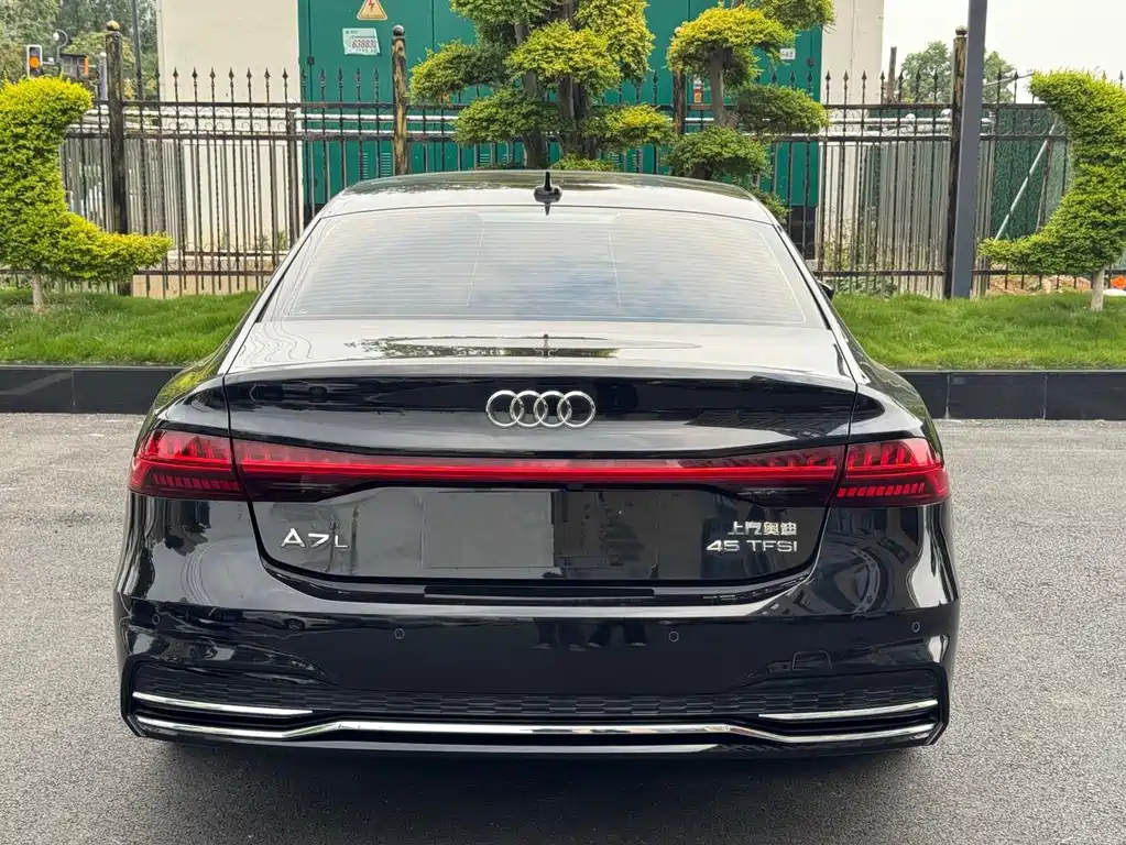 Audi A7L 2022 — фото 9