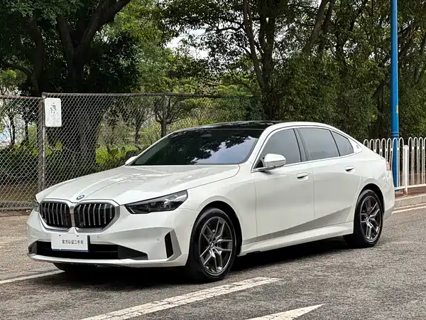 BMW 5 Series 2024